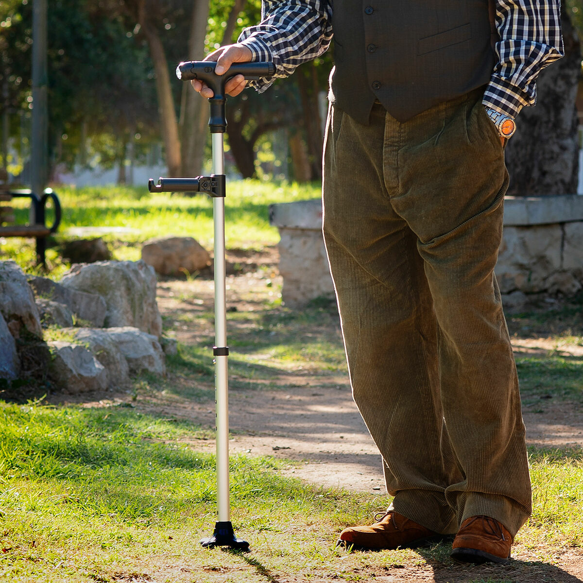 Extendable Walking Stick with LED, Alarm and Grabber Hannde InnovaGoods – Produktbild 1