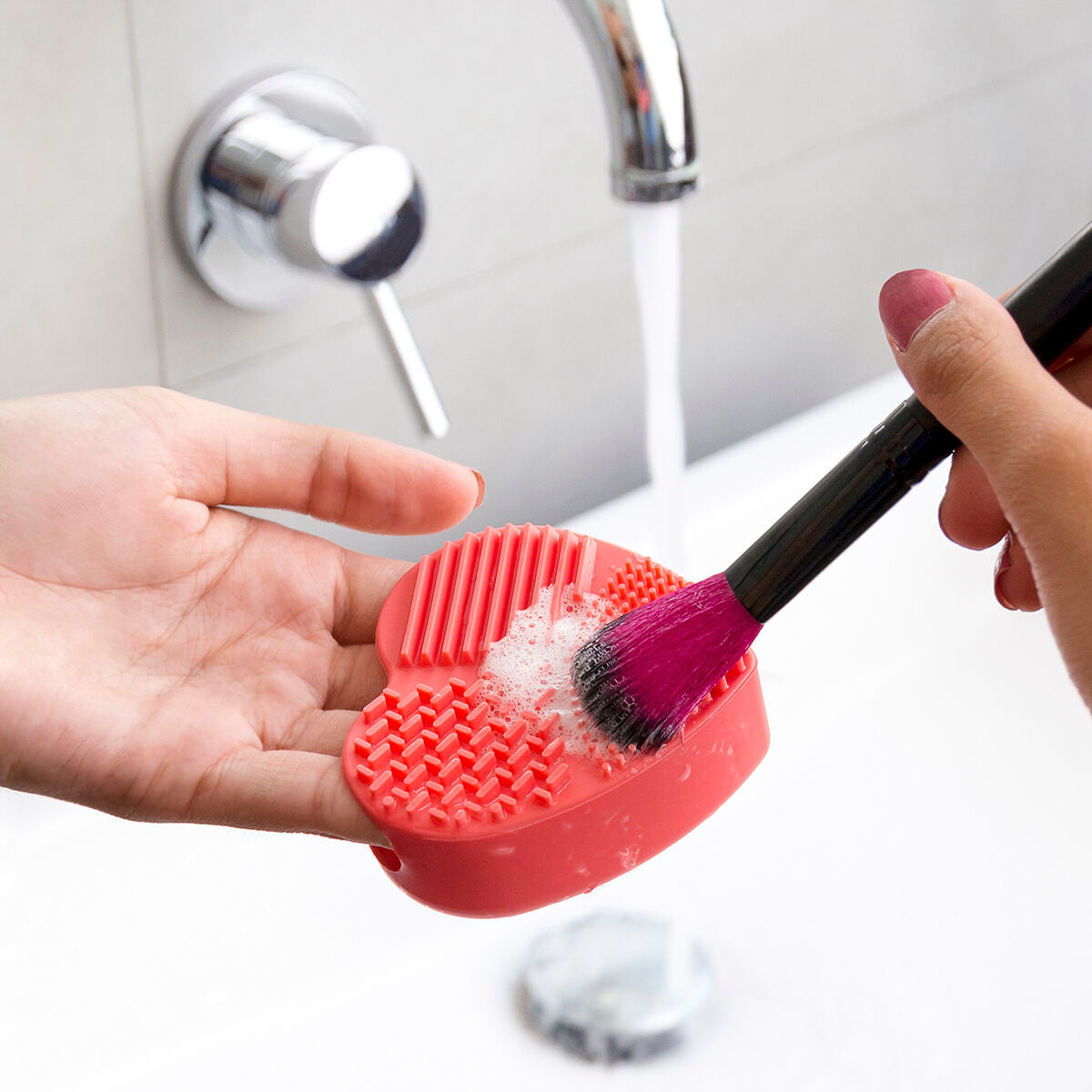 Make-up Brush Cleaner Heart InnovaGoods – Produktbild 1