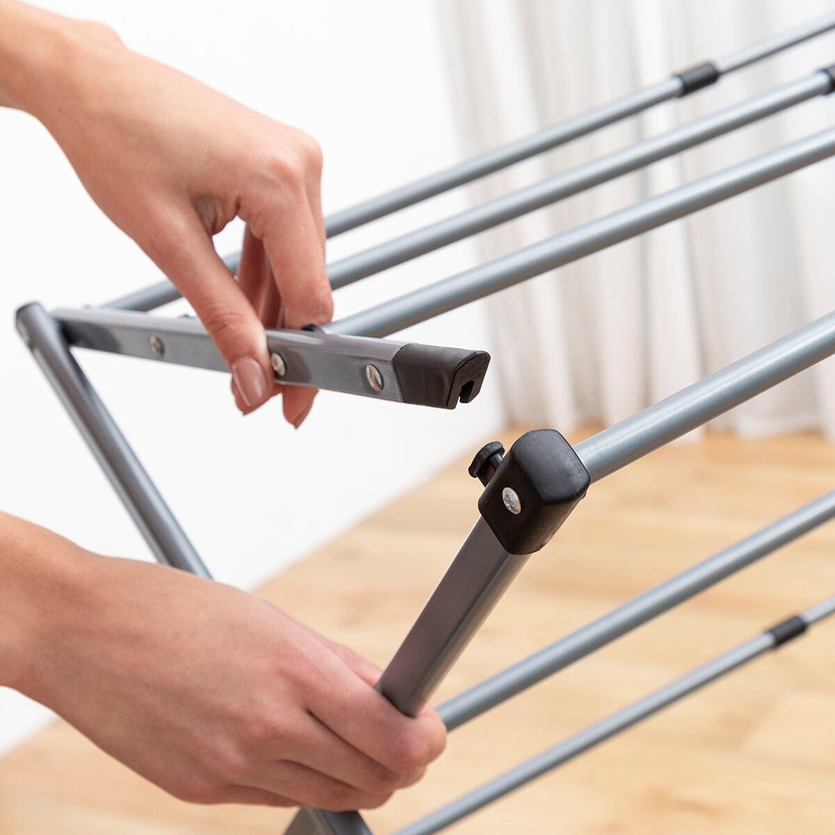 Klappbar und Extendable Metal Clothes Dryer mit 3 Levels Cloxy InnovaGoods 11 Bars