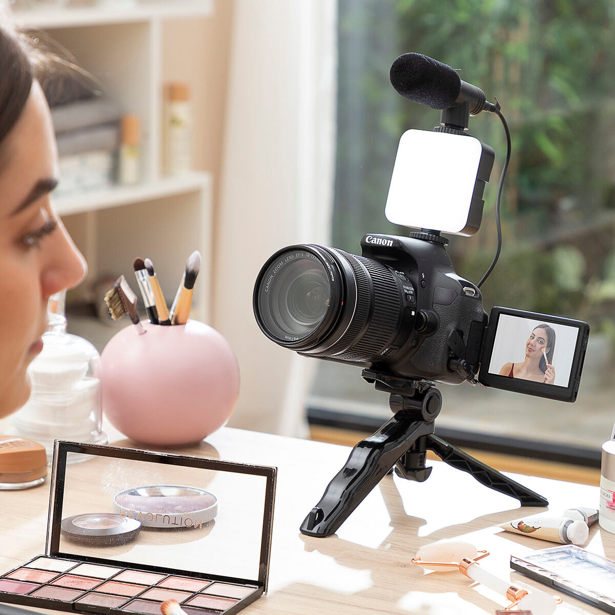 Vlogging Kit mit Leicht, Mikrofon & Fern Steuerung Plodni InnovaGoods