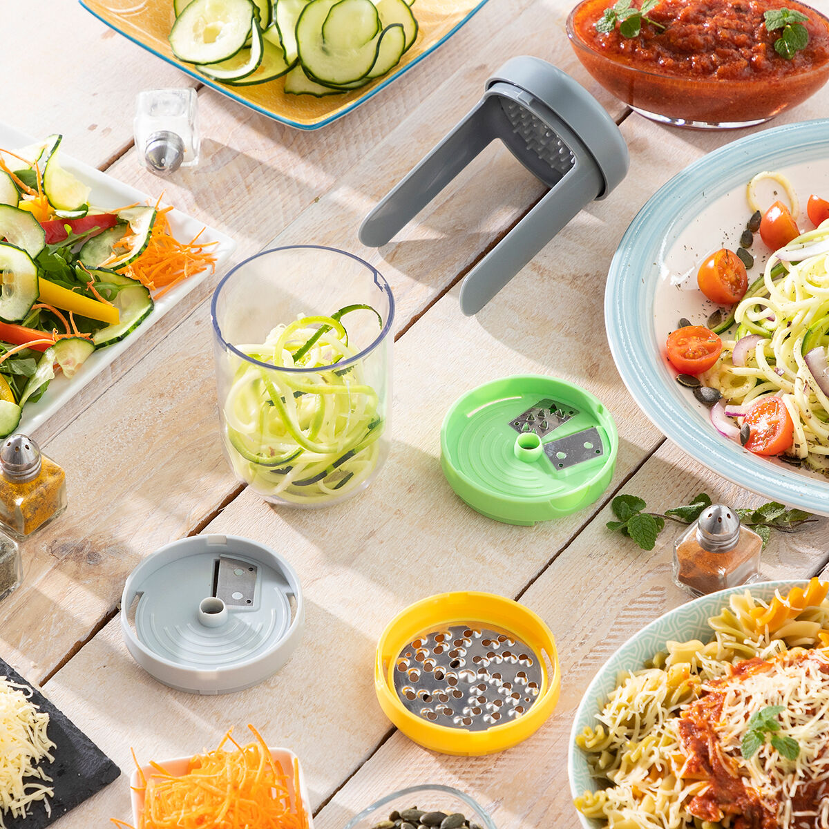 Vegetable Spiral Cutter und Grater mit Recipes Vigizer InnovaGoods