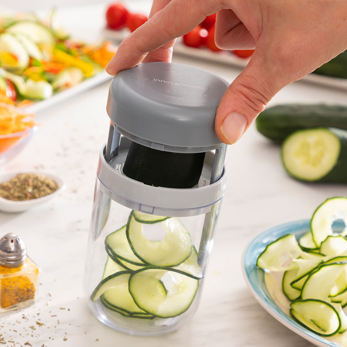 Vegetable Spiral Cutter und Grater mit Recipes Vigizer InnovaGoods