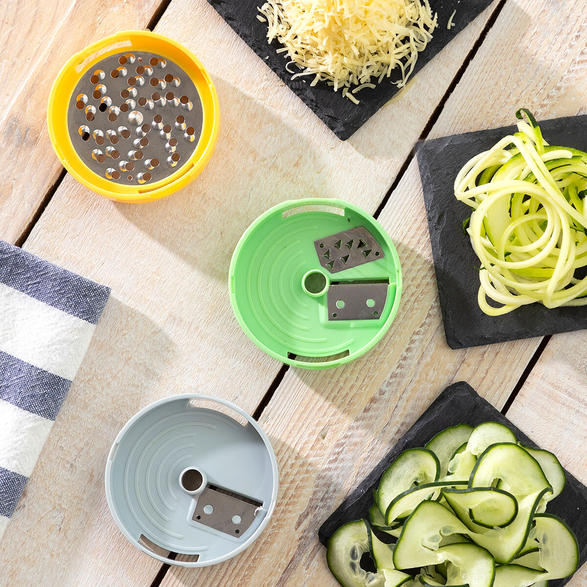 Vegetable Spiral Cutter und Grater mit Recipes Vigizer InnovaGoods