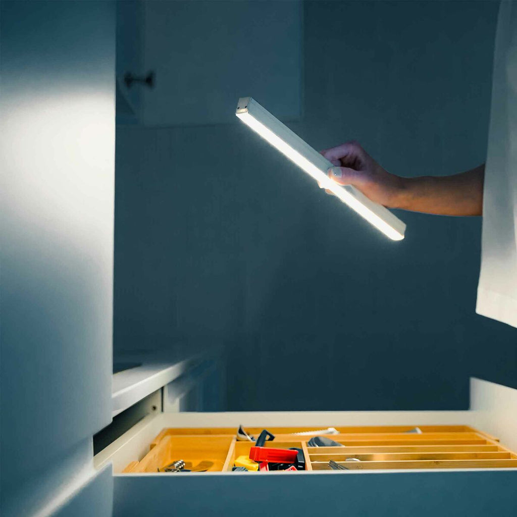 KSIX LED-Licht mit Movement Sensor Grace (55 cm) - BYAG.Beleuchtung > InnenbeleuchtungKSIXBYAG.S19060308427542122854KSIX LED-Licht mit Movement Sensor Grace (55 cm)