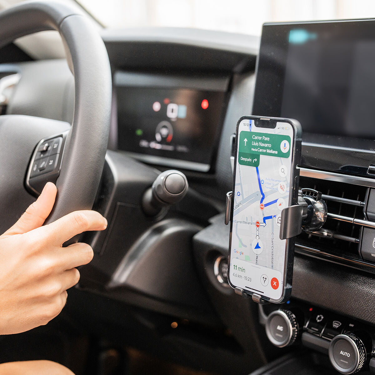 Kfz-Smartphonehalter mit Schnellladefunktion Chakar InnovaGoods